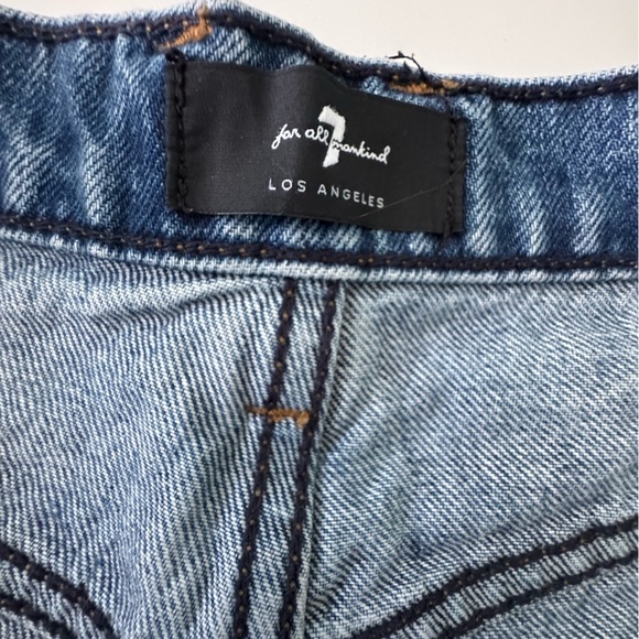 7 For All Mankind MONROE CUT-OFF SHORT WITH EXPOSED BUTTONS - Picture 5 of 12